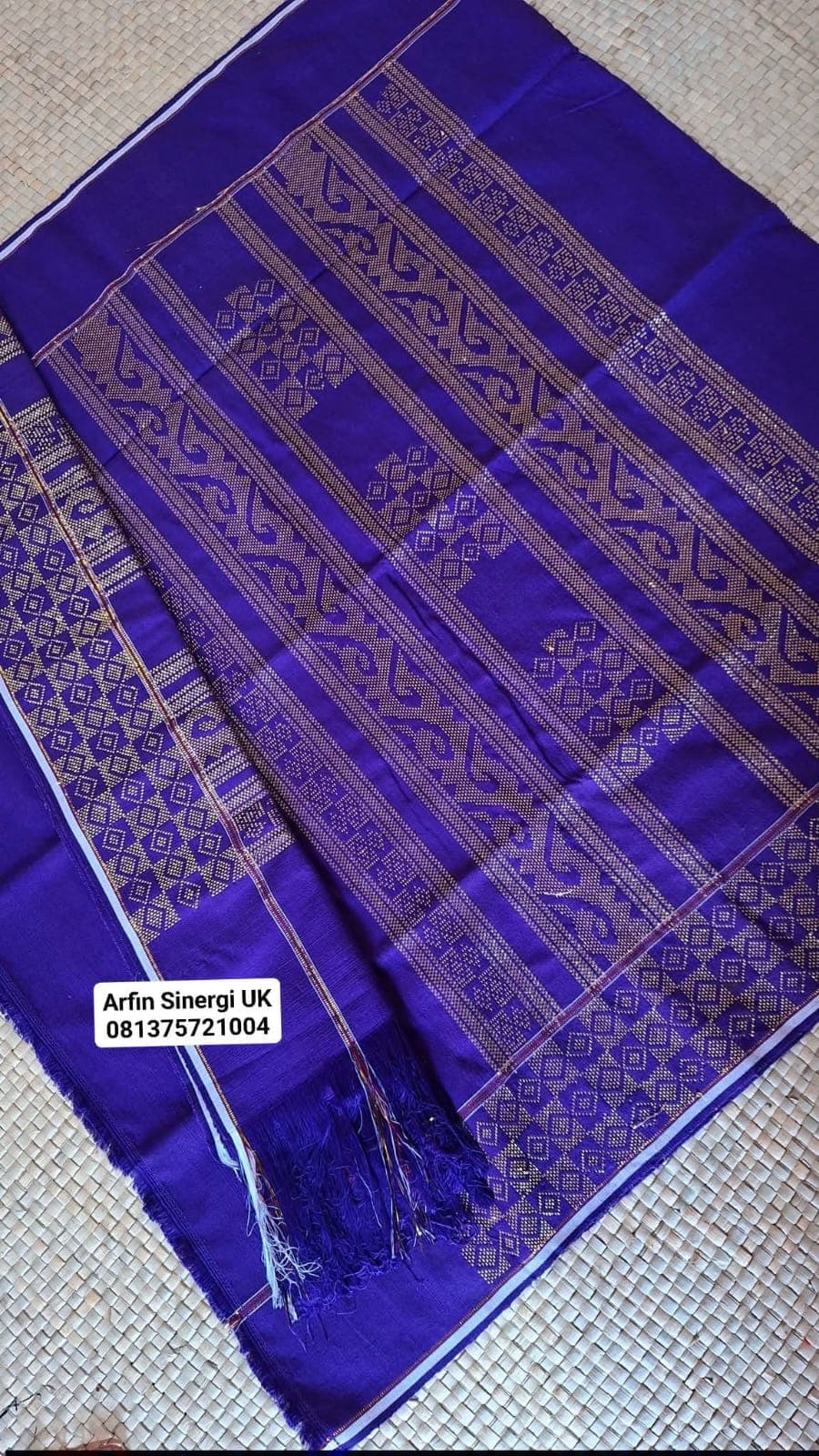 Stelan Uis Karo Biru Royal