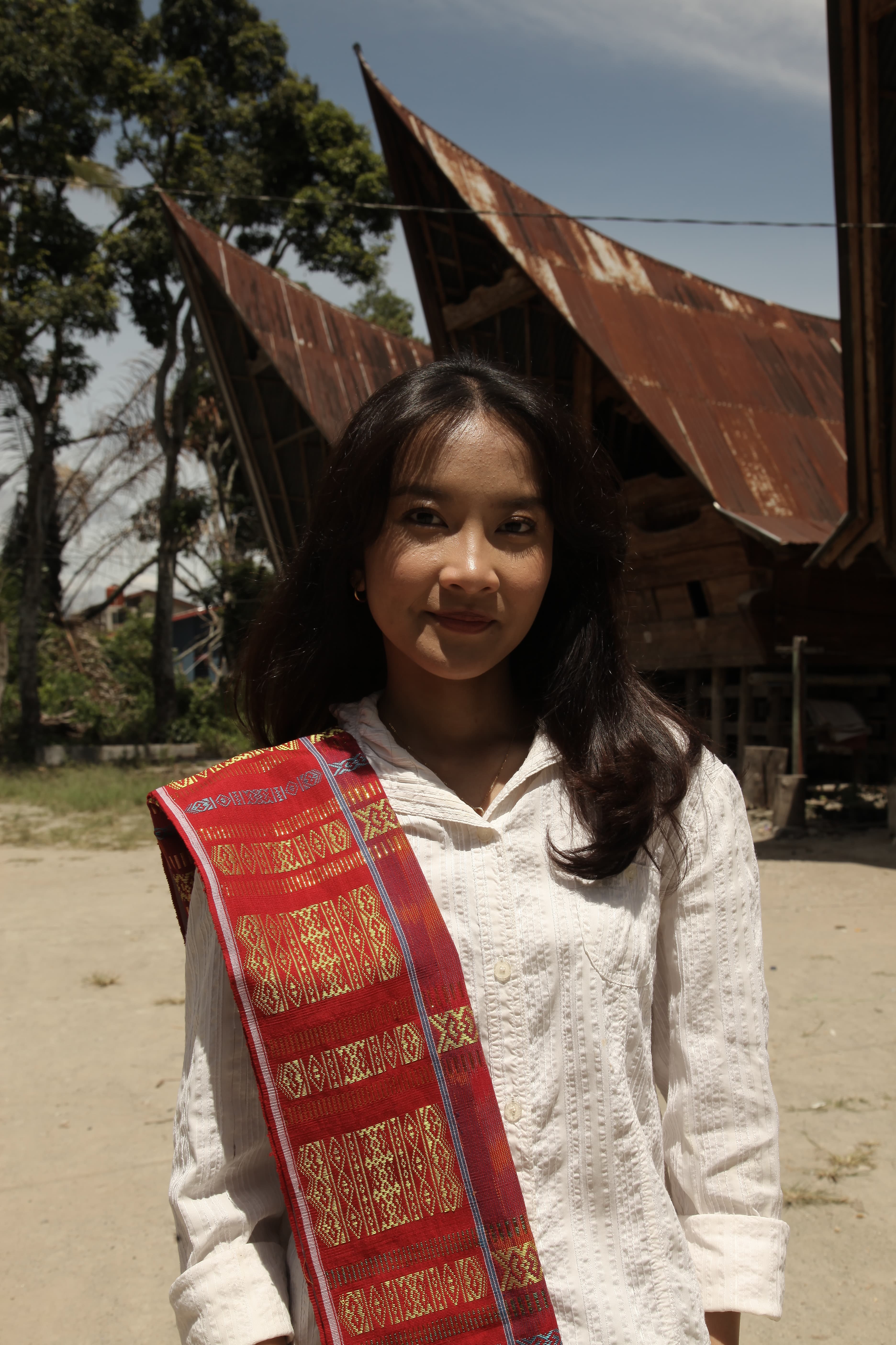 Uis Nipes Merah Mewah
